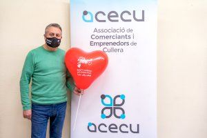 Cerca de 100 comercios de Cullera participan en la campaña de San Valentín