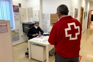 14 centros sociales municipales de València coordinan esta semana el reparto de 56.000 mascarillas entre personas vulnerables