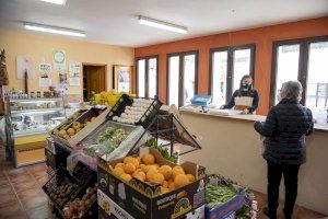 José Martí destaca que la inversión de 120.000 euros permitirá la apertura de siete tiendas multiservicio en el interior y la renovación de otras cinco - (foto 4) José Martí destaca que la inversión de 120.000 euros permitirá la apertura de siete tiendas multiservicio en el interior y la renovación de otras cinco - (foto 4)