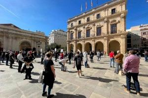Els hostalers de Castelló insisteixen que reobriran il·legalment i Puig demana diàleg