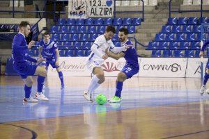 El Family Cash Alzira consigue un trabajado punto ante Manzanares (2-2)