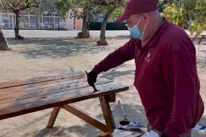 El Ayuntamiento de Alaquàs realiza trabajos de pintura de mobiliario urbano en diferentes zonas del municipio - (foto 2) El Ayuntamiento de Alaquàs realiza trabajos de pintura de mobiliario urbano en diferentes zonas del municipio - (foto 2)