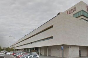 El colectivo profesional de los tres institutos de Medicina Legal recibe la vacuna contra la COVID-19