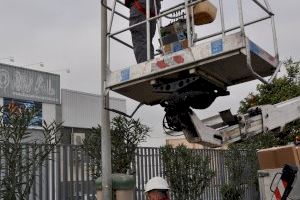 Los ecoparques fijos de la EMTRE instalan luminarias con una nueva tecnología LED más respetuosa con el medio ambiente