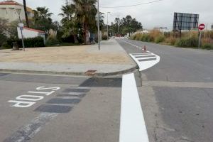 La Brigada Municipal de Obras y Servicios de Almenara repinta las marcas viales del núcleo urbano y de la Playa Casablanca - (foto 3)