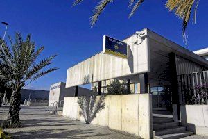 Detenido un vecino de Elche por acuchillar presuntamente a su mujer en el muslo