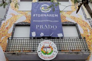 Gandia sigue vistiéndose de Fallas