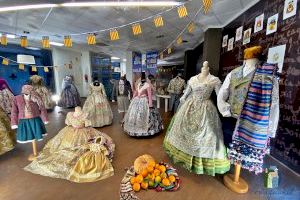 Benaguasil exhibe una muestra de indumentaria fallera