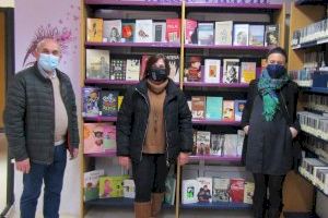La biblioteca de Montaverner habilita el 'Racó Violeta'