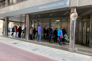 Fabregat: “Las ‘colas del hambre’ proliferan en Castellón y evidencian que hay familias que no llegan a cubrir necesidades básicas como comer”