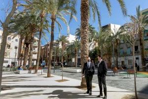 El Ayuntamiento abre la nueva Plaza Castellón totalmente renovada, peatonalizada y accesible - (foto 5) El Ayuntamiento abre la nueva Plaza Castellón totalmente renovada, peatonalizada y accesible - (foto 5)