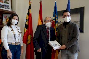 El paternero Vicente Cotolí presenta Motes de las Gentes de Paterna, un libro que recoge más de 800 apodos de familias de la ciudad