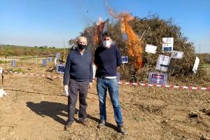 Agricultores valencianos visibilizan el arranque de 2.000 campos en el último año con una cremà agraria