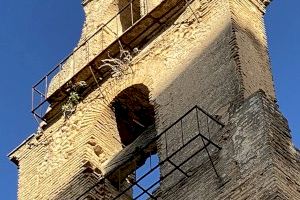 La parroquia de Santa Catalina de Alzira lanza una campaña para restaurar su campanario ante el riesgo de desprendimiento