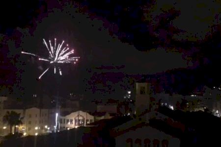 Diez castillos de fuegos artificiales iluminaron el municipio el pasado 19 de marzo como gesto de apoyo al sector fallero