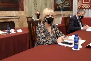Exigen la dimisión de Mónica Oltra por "proteger" a su exmarido condenado por abusos a una menor Exigen la dimisión de Mónica Oltra por "proteger" a su exmarido condenado por abusos a una menor
