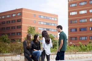 Dos estudiantes de la Universitat de València tienen los mejores expedientes de España en Bioquímica y Matemáticas