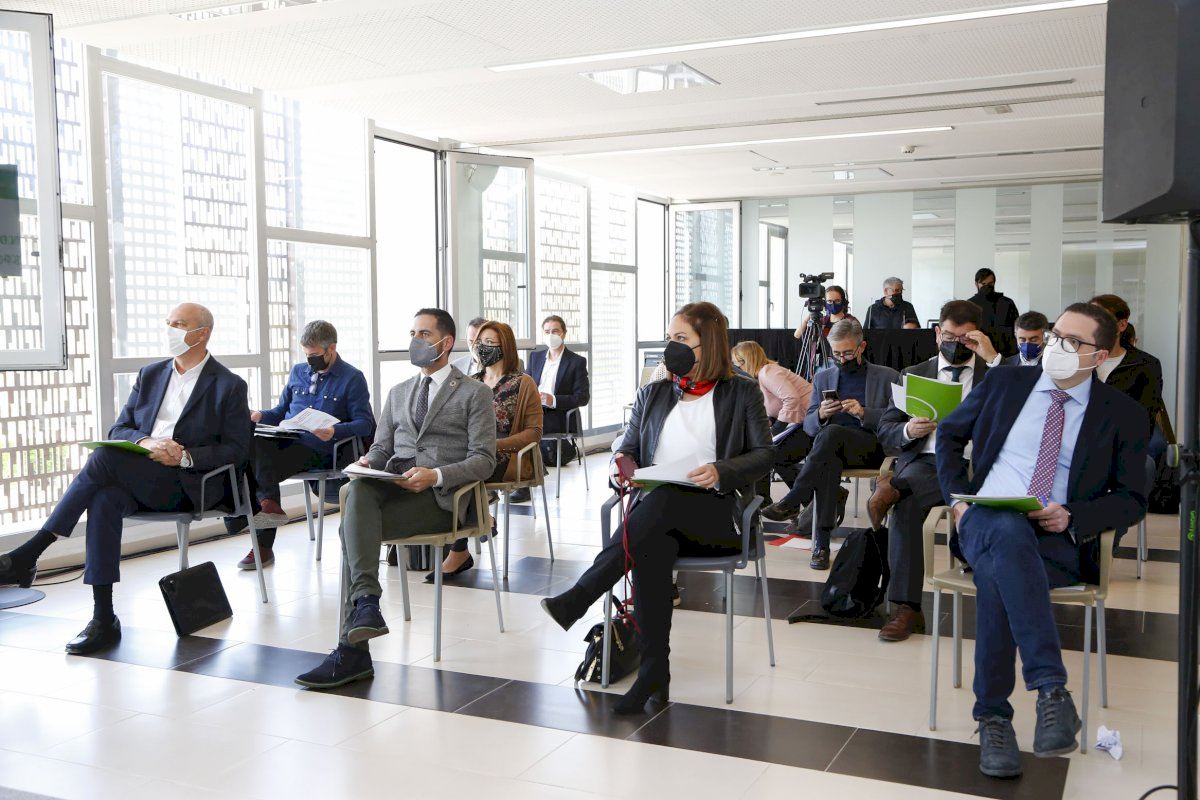 La Fábrica de Mislata acogió una jornada técnica sobre empresas públicas de España organizada por AVS