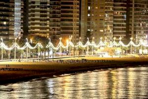 Benidorm se suma el sábado a ‘La Hora del Planeta’ apagando durante una hora los paseos marítimos y La Cruz