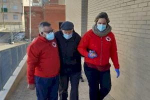 Cruz Roja acompaña a la vacunación a personas con movilidad reducida en comarcas de interior con el apoyo de Diputación de Valencia - (foto 2) Cruz Roja acompaña a la vacunación a personas con movilidad reducida en comarcas de interior con el apoyo de Diputación de Valencia - (foto 2)