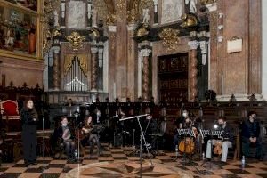 El movimiento “Hakuna” ofrece, en la Catedral de Valencia, el concierto “Pasión” que representa una Vía Crucis a través de la música - (foto 2)