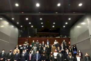 El ICAV entrega sus "cheques solidarios" para financiar proyectos sociales