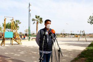 Se abre al público la tirolina del parque de la Piedra de Novelda