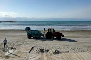 La Concejalía de Limpieza Viaria y RSU intensifica la limpieza en las playas y paseos marítimos de litoral oriolano