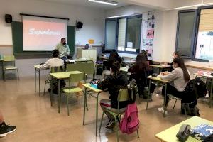 La Fundació Horta Sud participa en el proyecto de innovación educativa ‘Reescrivim la nostra història’ del Instituto José Rodrigo Botet