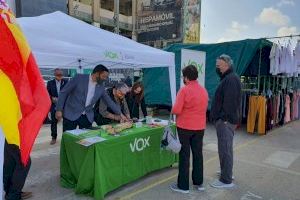 VOX Elche vuelve al trabajo a pie de calle