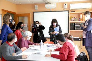 La Diputación de Alicante, primera institución que adapta su agenda cultural a la lectura fácil con la colaboración de APSA