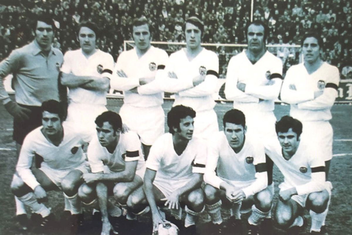 La Peña Valencianista de Puçol homenajea a los hermanos Claramunt, ganadores de la Liga 70-71
