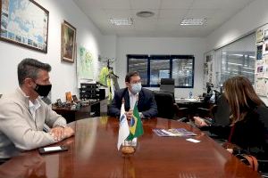 El alcalde de Almussafes visita la empresa Transfesa Logistics, situada en el Polígono Industrial Juan Carlos I