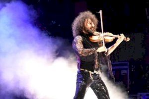 Apoteósico final en el concierto de Ara Malikian en la Rotonda del Parque Municipal de Elche - (foto 5) Apoteósico final en el concierto de Ara Malikian en la Rotonda del Parque Municipal de Elche - (foto 5)