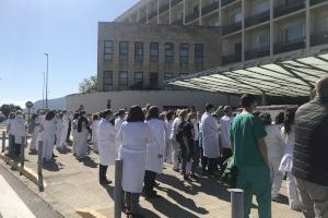 Trabajadores de Hospital de la Ribera denuncian el abandono y el incumplimiento de Sanitat - (foto 5)