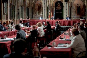 La Diputació de València reduce a la mitad su deuda en cinco años y paga a los bancos 17 veces menos que en 2012