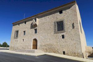 Calp se suma a otras 66 instituciones con proyecto EDUSI e iluminará de azul varios puntos de la ciudad por el Día de Europa Calp se suma a otras 66 instituciones con proyecto EDUSI e iluminará de azul varios puntos de la ciudad por el Día de Europa