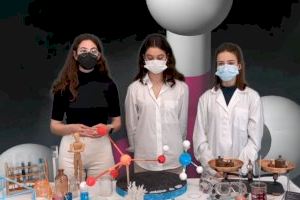 Raquel Alabadí, Salomé Corell i Mireia García, del Col·legi Sant Bartolomé de Godella, segones en el Concurs de Cristal·lització del Museu de les Arts i les Ciències de València