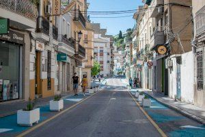 Chiva ya ha realizado la primera actuación de urbanismo táctico para recuperar espacio peatonal en el centro urbano