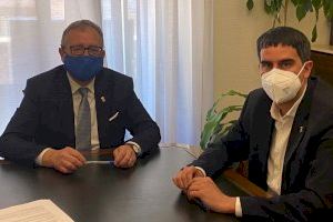 El ayuntamiento y la Diputación firman el convenio para reparar el tejado del Espai Firal de Morella - (foto 3) El ayuntamiento y la Diputación firman el convenio para reparar el tejado del Espai Firal de Morella - (foto 3)