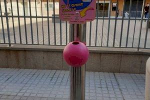 L’Ajuntament d’Algemesí instal·la 40 papereres per als xiclets amb l’objectiu de reduir la quantitat que acaben a terra