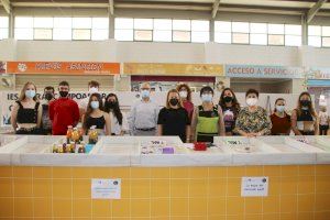 La cooperativa "Persones de confiança" de l'Institut Clara Campoamor ven els seus productes al Mercat Municipal d'Alaquàs - (foto 2) La cooperativa "Persones de confiança" de l'Institut Clara Campoamor ven els seus productes al Mercat Municipal d'Alaquàs - (foto 2)