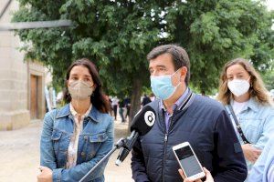 Merino critica las “imposiciones del tripartito” y defiende la “libertad” para elegir la lengua en la que estudiar y expresarse - (foto 2)