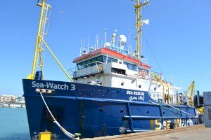 Atraca en Burriana el barco de rescate humanitario Sea-Watch 3 para ser reparado - (foto 3)