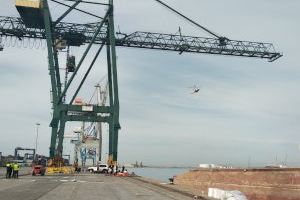 El Puerto de Castellón se reabre mientras sigue la búsqueda del estibador desaparecido
