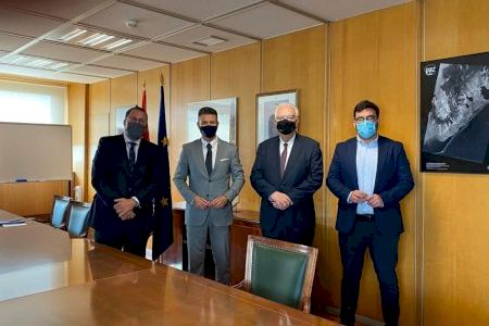 Toni González presenta Almussafes 2030 i el projecte e-Amic en el Ministeri d'Indústria