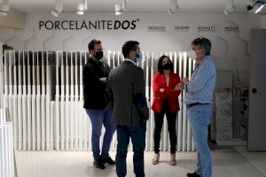 La secretària autonòmica d'Economia Sostenible visita l'Alcora per donar suport a la indústria i el comerç local - (foto 2)