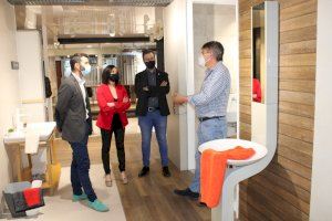 La secretària autonòmica d'Economia Sostenible visita l'Alcora per donar suport a la indústria i el comerç local - (foto 3)