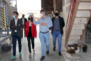 La secretària autonòmica d'Economia Sostenible visita l'Alcora per donar suport a la indústria i el comerç local - (foto 4)