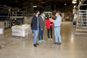 La secretària autonòmica d'Economia Sostenible visita l'Alcora per donar suport a la indústria i el comerç local - (foto 5)